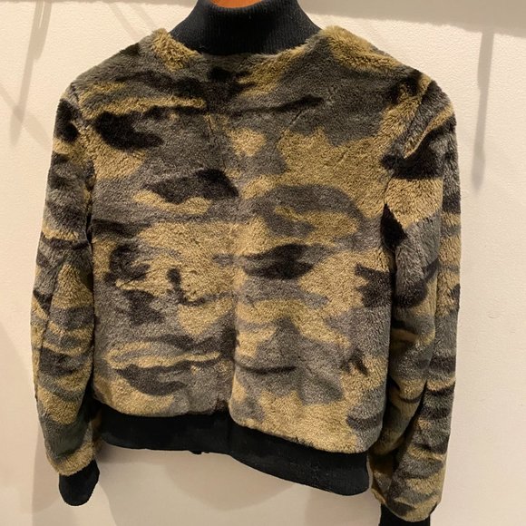 Faux Fur Camo Bomber Jacket - Picture 3 of 8
